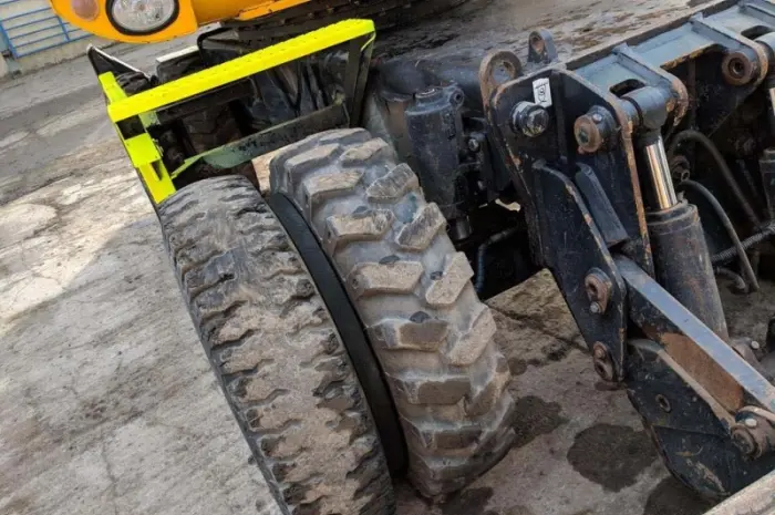 Колесный экскаватор JCB JS 200 W- фото № 6