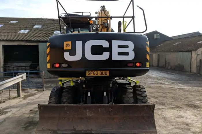 Колесный экскаватор JCB JS 200 W- фото № 5