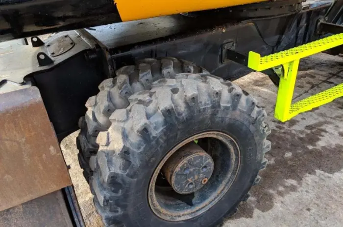 Колесный экскаватор JCB JS 200 W- фото № 17