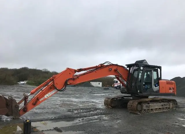 Гусеничный экскаватор Hitachi Zaxis 210LC-3. Гусеничный экскаватор б/у- фото № 2