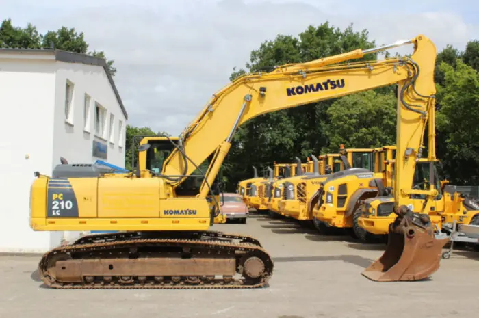 Гусеничный экскаватор Komatsu PC 210 LC-8. Гусеничный экскаватор Komatsu- фото № 10