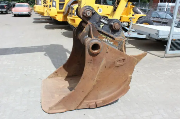 Гусеничный экскаватор Komatsu PC 210 LC-8. Гусеничный экскаватор Komatsu- фото № 8