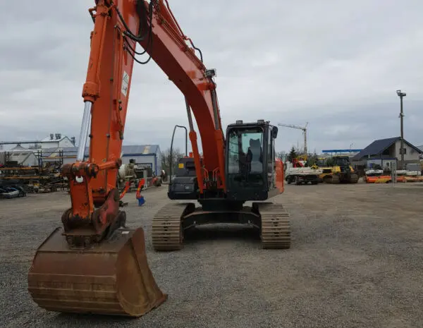 Спецтехника. Гусеничный экскаватор Hitachi Zaxis 210 LC-3- фото № 1