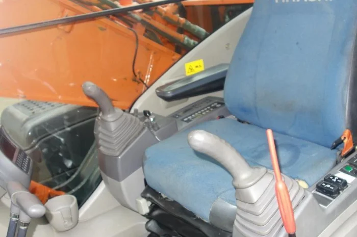 Гусеничный экскаватор. Гусеничный экскаватор Hitachi ZX280 LC-3- фото № 8