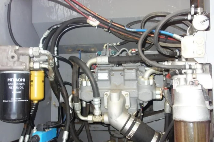 Гусеничный экскаватор. Гусеничный экскаватор Hitachi ZX280 LC-3- фото № 3