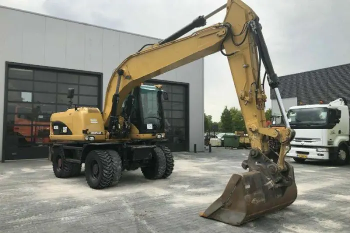 Колесный экскаватор Caterpillar M318D 2008 года- фото № 1
