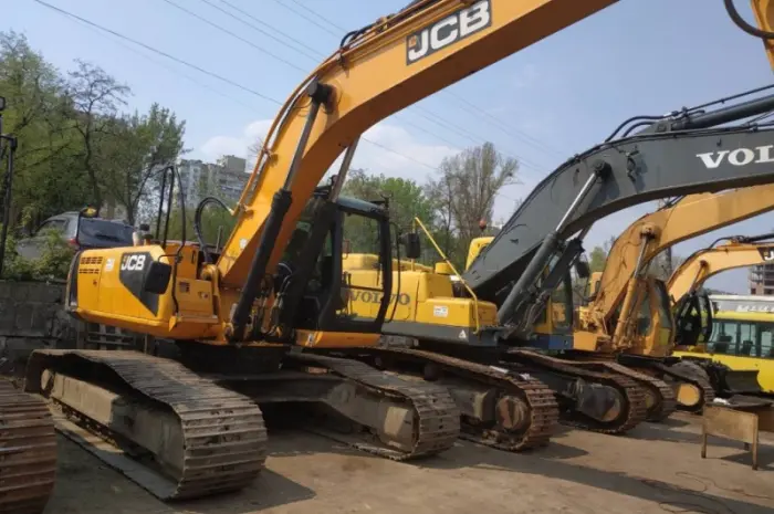 Гусеничный экскаватор JCB JS220LC 2011 года в Наличии- фото № 6