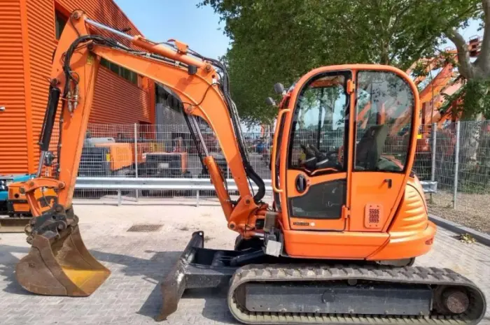 Мини-экскаватор JCB 8050 ZTS- фото № 1