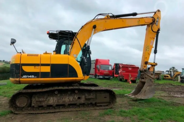 Гусеничный экскаватор JCB JS145LC. Первый владелец- фото № 3