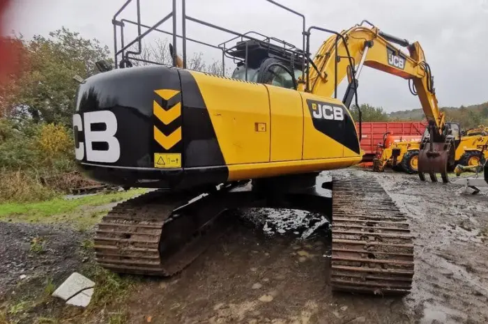 Продам Гусеничний екскаватор JCB JS220LC- фото № 4