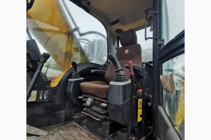 Продам Гусеничний екскаватор JCB JS220LC- фото № 5