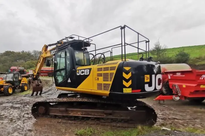 Продам Гусеничний екскаватор JCB JS220LC- фото № 7