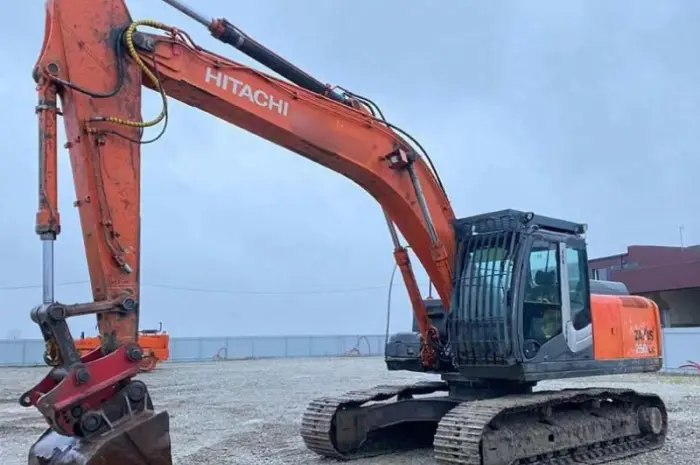 Гусеничный экскаватор Hitachi ZX 250 LC-3 в Киеве- фото № 1