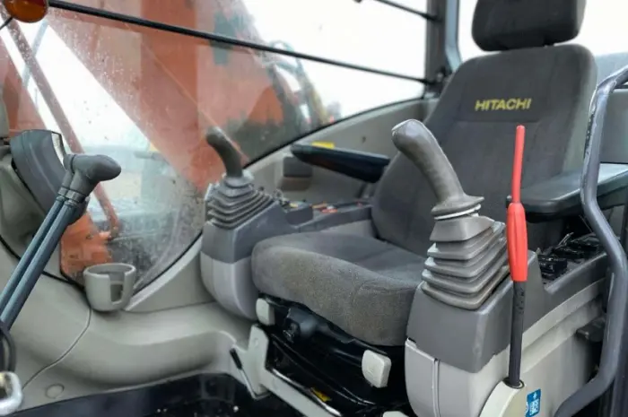 Гусеничный экскаватор Hitachi ZX 250 LC-3 в Киеве- фото № 8