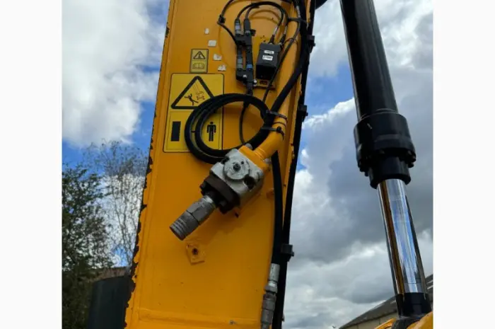 JCB JS220X LC Engcon Trimble 2019 р- фото № 13