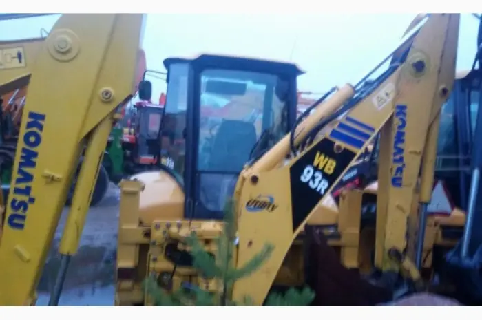 Экскаватор-погрузчик KOMATSU WB 93R 2006 года- фото № 2