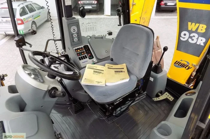 Экскаватор - погрузчик Komatsu WB93R-5 2006 года- фото № 6