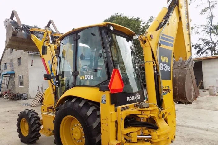 Экскаватор - погрузчик Komatsu WB93R-5 2006 года- фото № 9