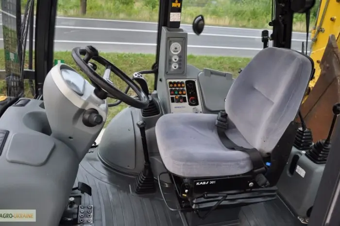 Экскаватор-погрузчик Komatsu WB93R-5 2007 года- фото № 3