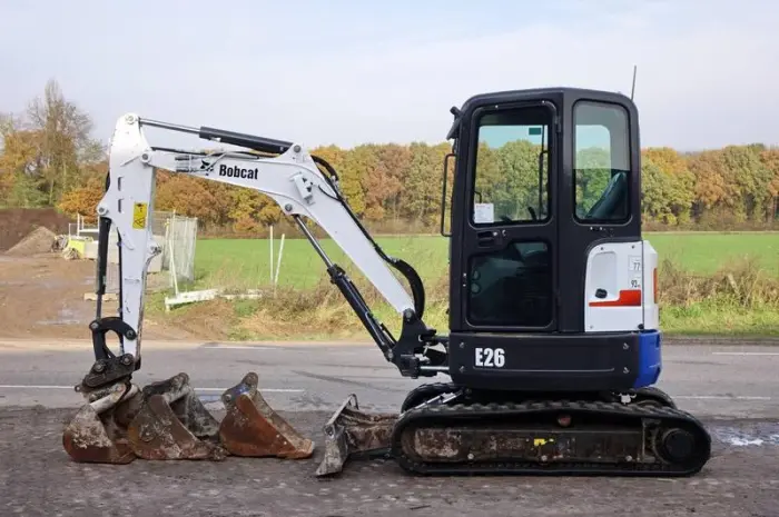 Мини-экскаватор BOBCAT Е26 ЕМ 2015 года- фото № 1
