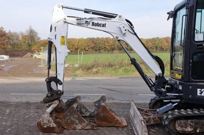 Мини-экскаватор BOBCAT Е26 ЕМ 2015 года- фото № 3