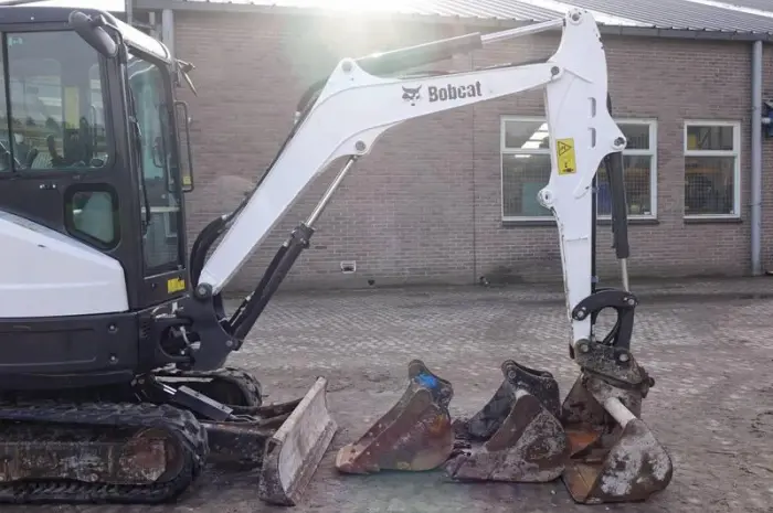 Мини-экскаватор BOBCAT Е26 ЕМ 2015 года- фото № 4