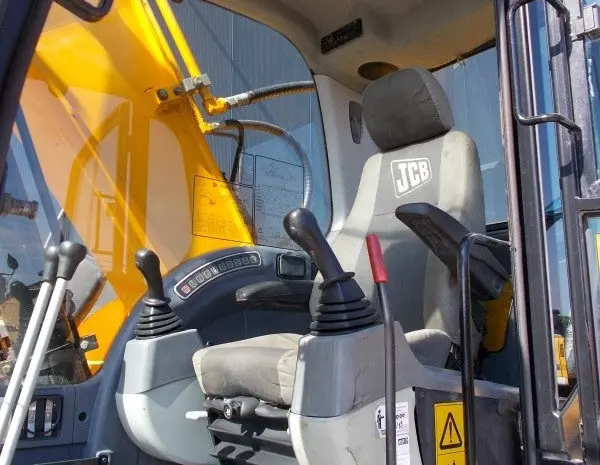 Гусеничный экскаватор JCB JS220 NLC 2010 года- фото № 9