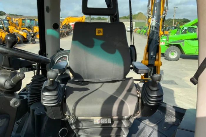 JCB 4CX Site Master 2021 р- фото № 16