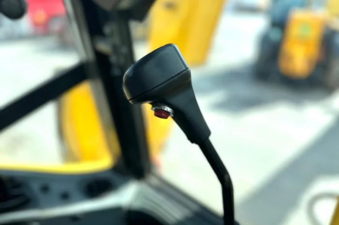 Екскаватор- навантажувач New Holland B115 - 2009 рік- фото № 11