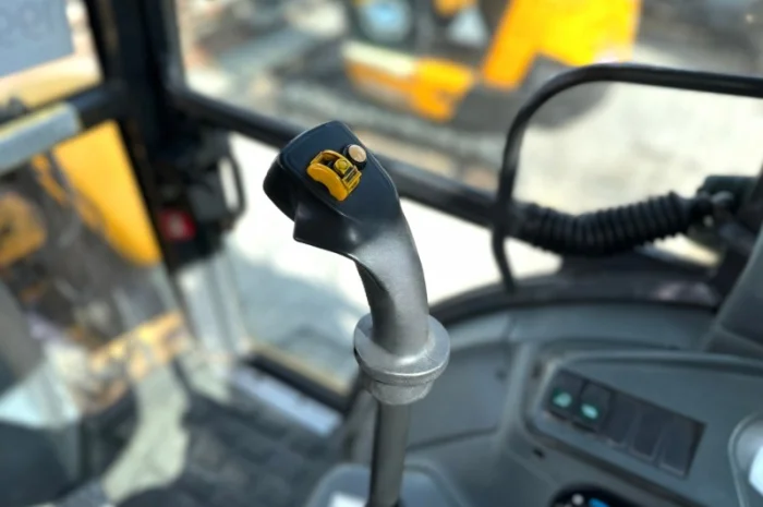 Екскаватор- навантажувач New Holland B115 - 2009 рік- фото № 12