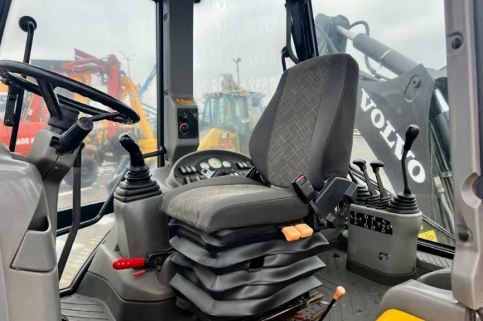 Екскаватор - навантажувач Volvo BL 71 - 2004 рік- фото № 10