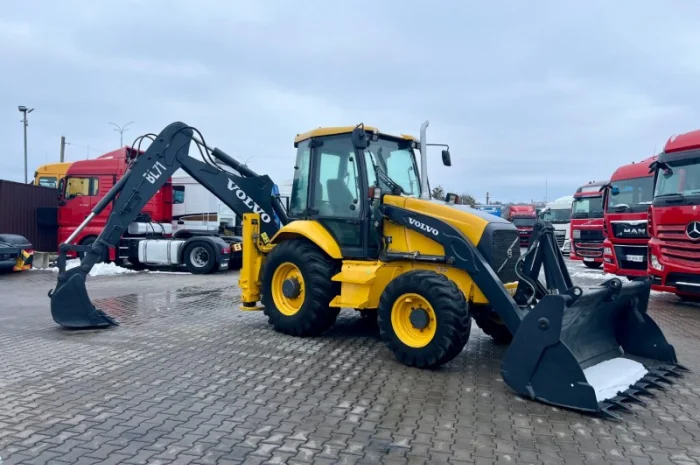 Екскаватор - навантажувач Volvo BL 71 - 2004 рік- фото № 4