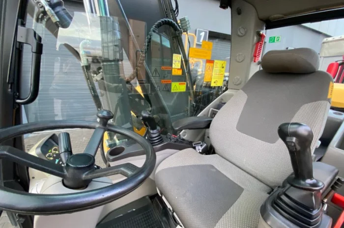 Повноповоротний колісний екскаватор Volvo EW 160D - 2013 рік- фото № 3