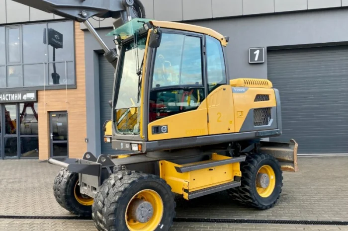 Повноповоротний колісний екскаватор Volvo EW 160D - 2013 рік- фото № 15