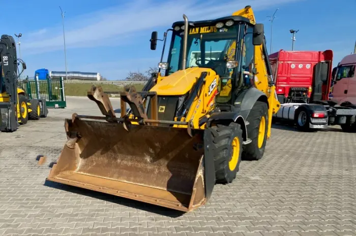 Екскаватор-навантажувач JCB 3CX - 2018 рік- фото № 1