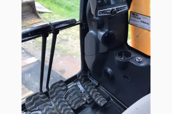 Гусеничный экскаватор Hyundai Robex 140 LC-9 A. Спецтехника б/у- фото № 12