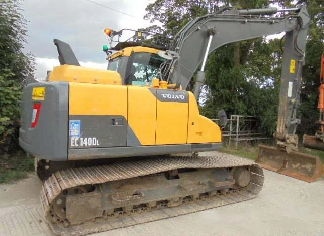 Гусеничный экскаватор Volvo EC 140 DL- фото № 1