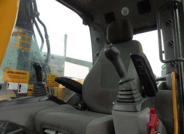 Гусеничный экскаватор Volvo EC 140 DL- фото № 8