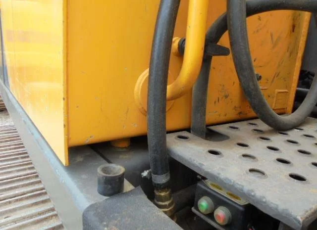 Гусеничный экскаватор Volvo EC 140 DL- фото № 15