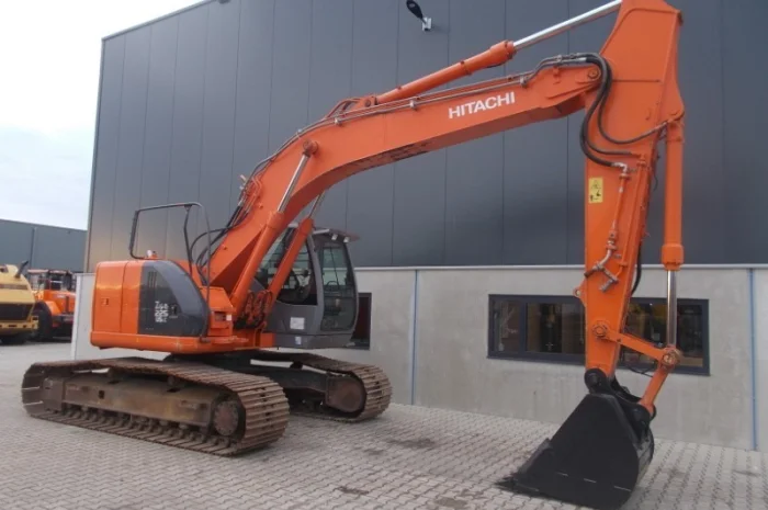 Hitachi ZX225USlc экскаватор на гусеничном- фото № 1