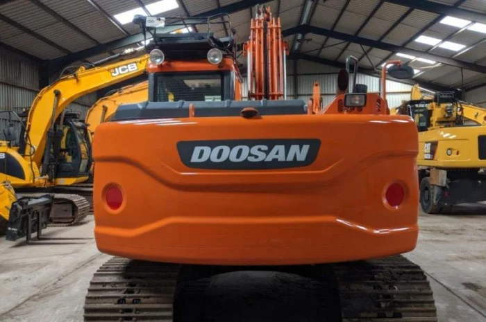 Гусеничный экскаватор Doosan DX 140 LC- фото № 9