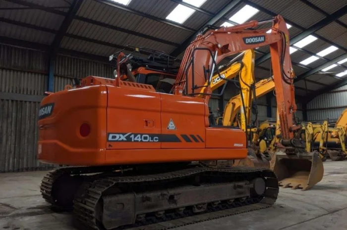 Гусеничный экскаватор Doosan DX 140 LC- фото № 8
