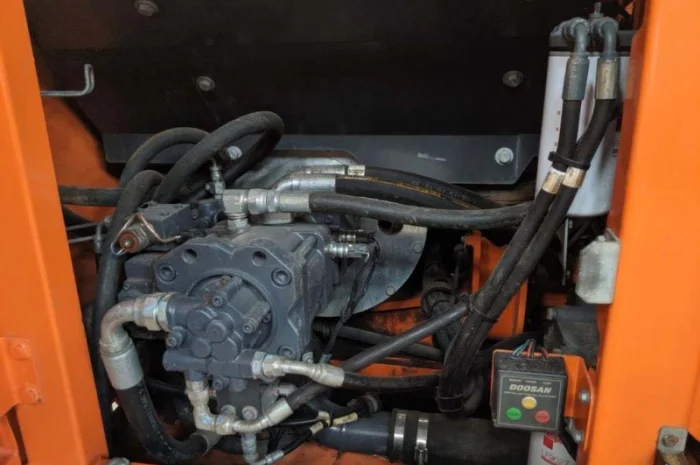 Гусеничный экскаватор Doosan DX 140 LC- фото № 5