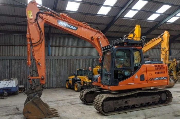 Гусеничный экскаватор Doosan DX 140 LC- фото № 15
