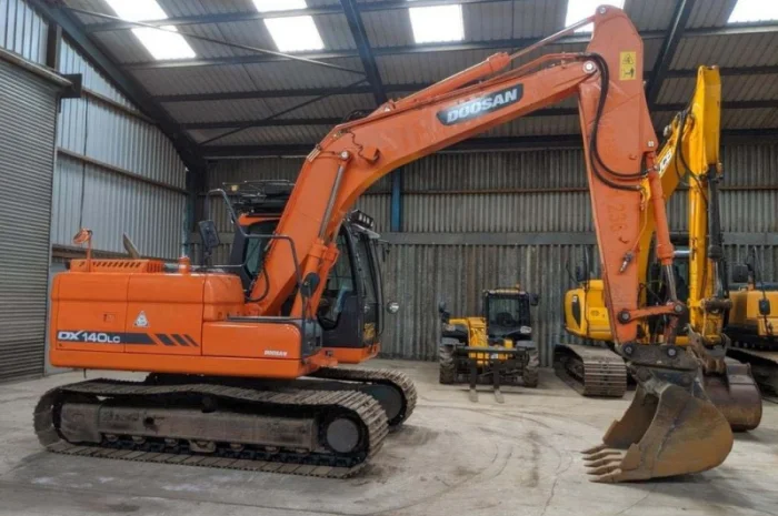 Гусеничный экскаватор Doosan DX 140 LC- фото № 11