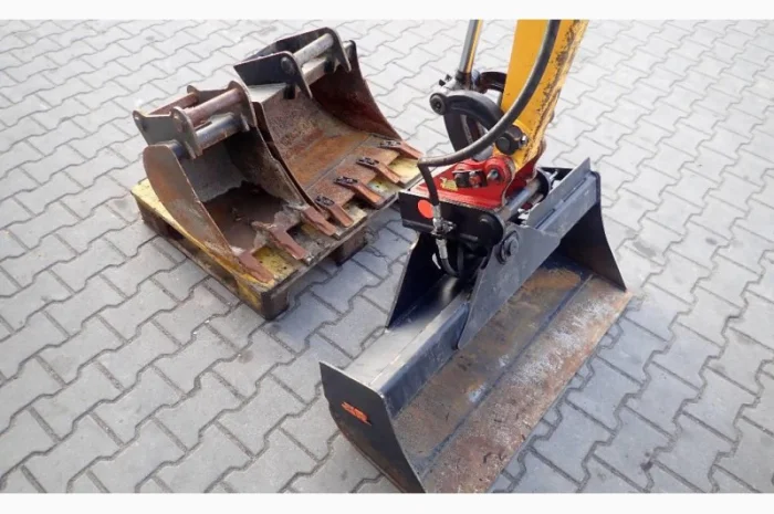 Мини экскаватор JCB 8018 CTS- фото № 8