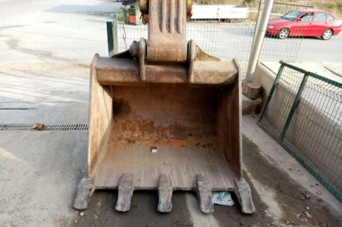 Гусеничный экскаватор JCB JS 360 LC- фото № 6