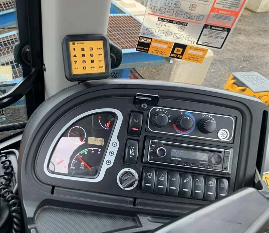 Экскаватор-погрузчик JCB 3CX Contractor- фото № 8