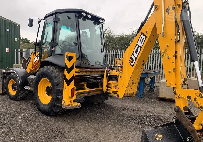 Экскаватор-погрузчик JCB 3CX Contractor- фото № 16