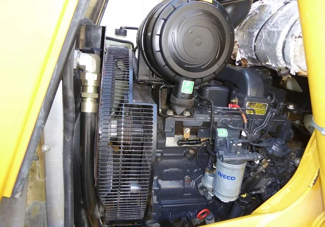 Экскаватор-погрузчик Komatsu WB 97 S- фото № 3